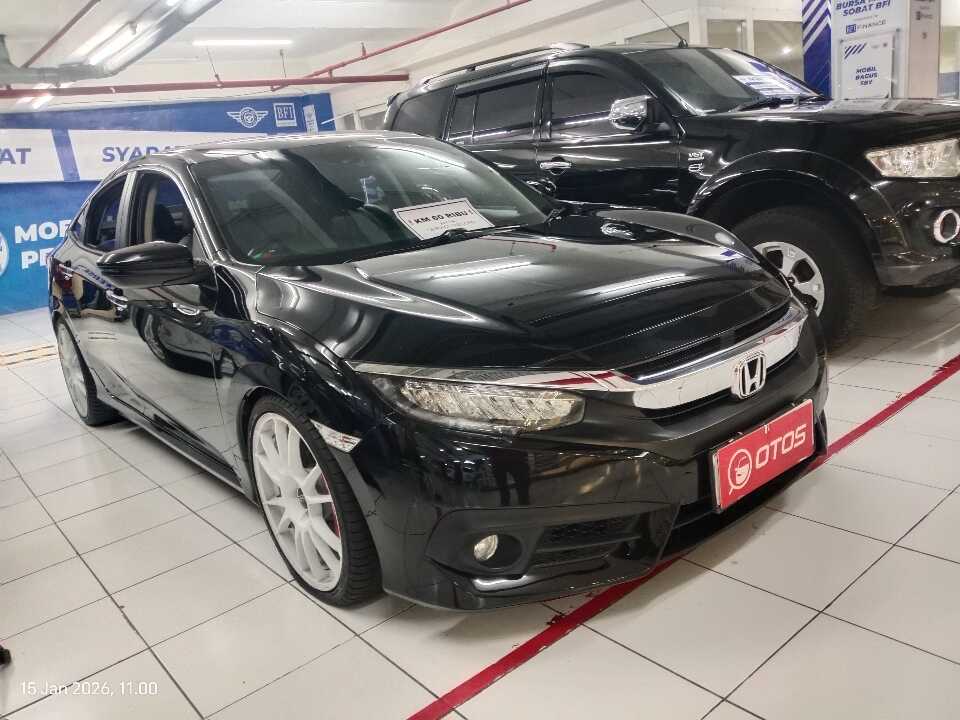2016 Honda Civic 1.5 Turbo - Foto 1 dari 6