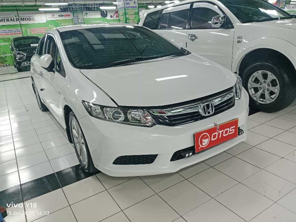 2013 Honda Civic 1.8 FB - Foto 1 dari 6