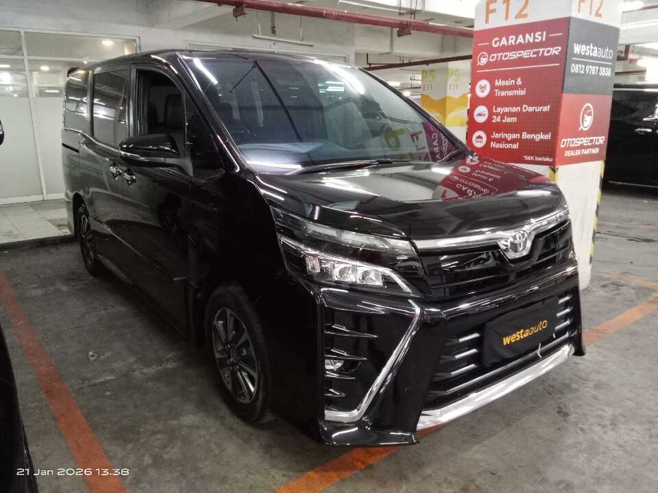 2020 Toyota Voxy 2.0 - Foto 1 dari 6