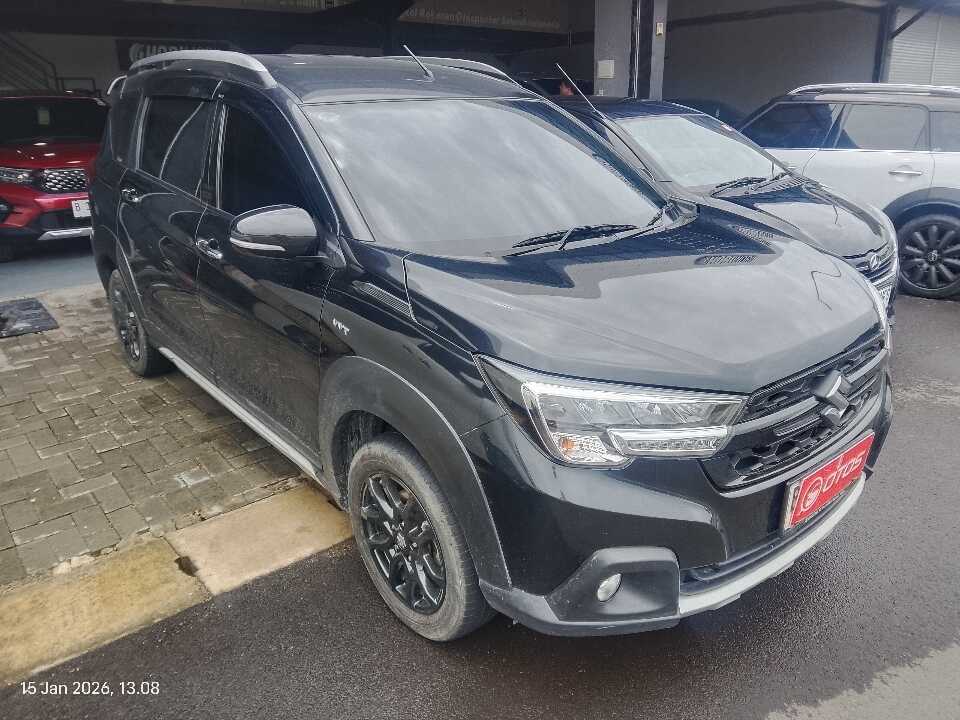 2023 Suzuki XL7 1.5 - Foto 1 dari 9