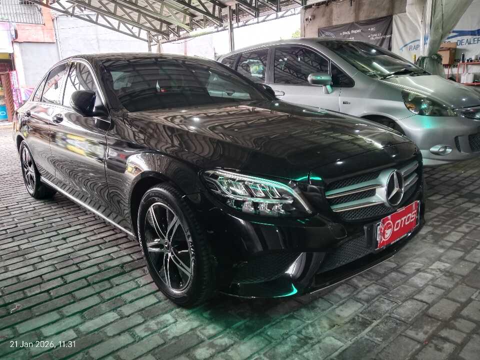 2019 Mercedes-Benz C180 1.5 - Foto 1 dari 6