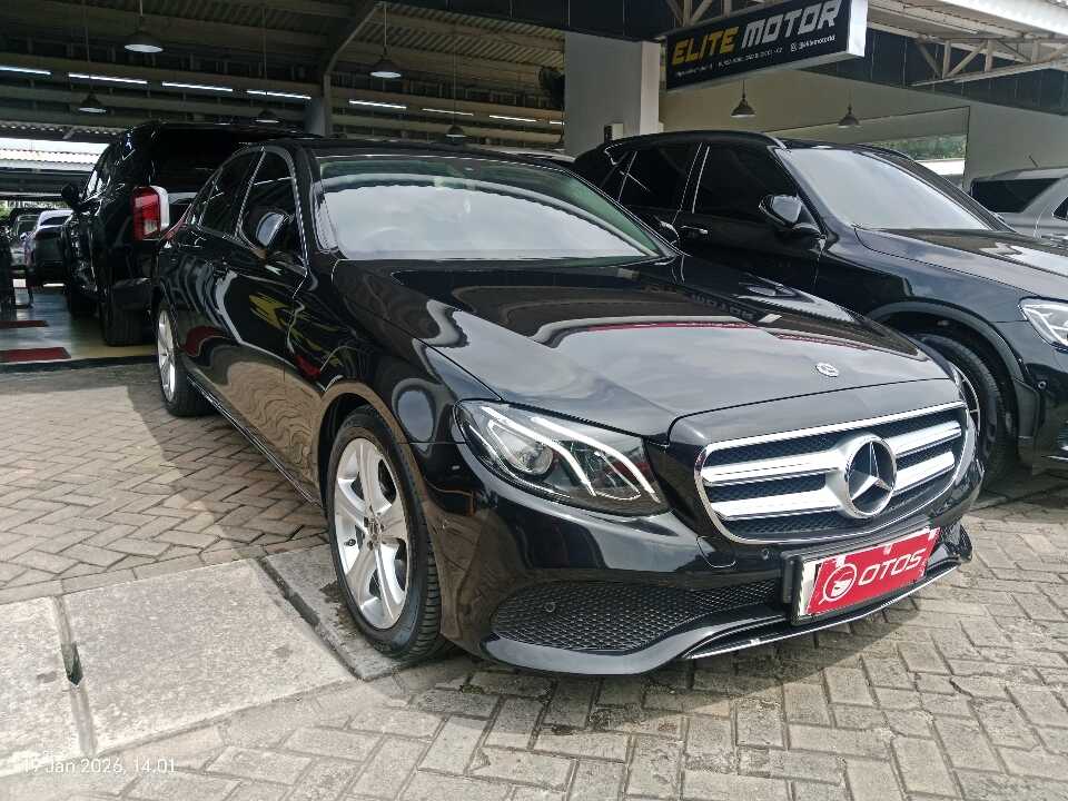 2018 Mercedes-Benz E250 2.0 AMG - Foto 1 dari 6