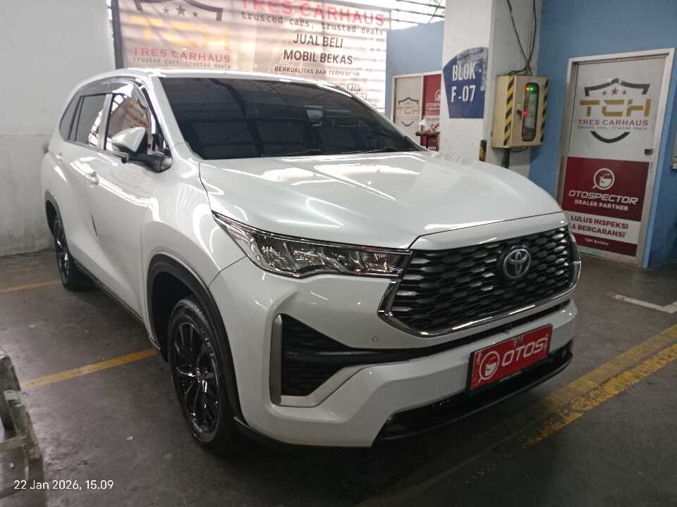 2022 Toyota Kijang Innova 2.0 Zenix V CVT - Foto 1 dari 6
