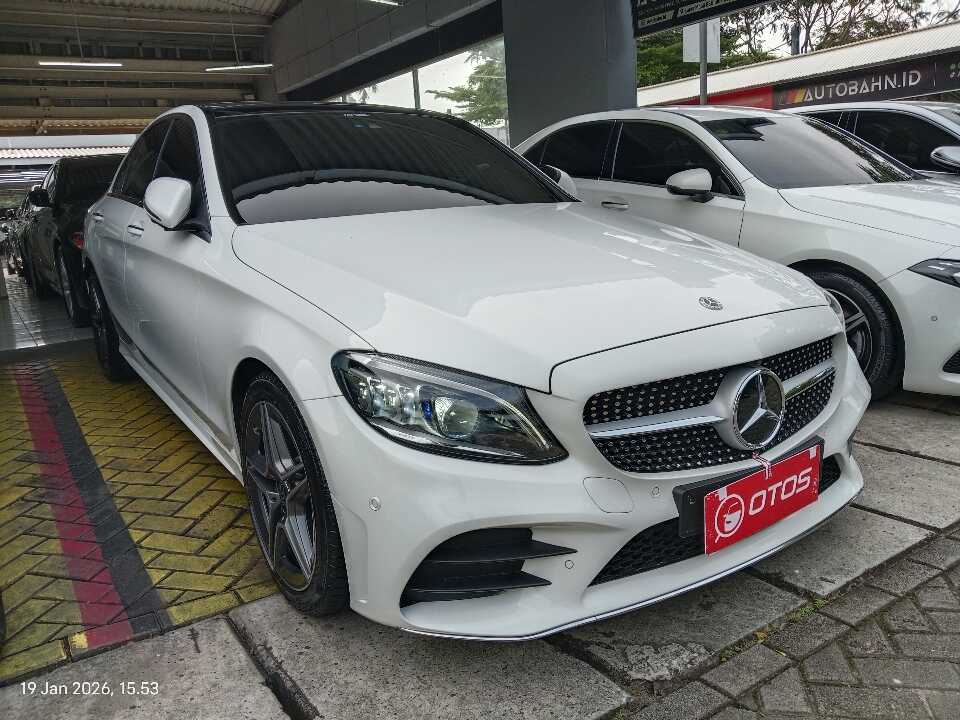 2020 Mercedes-Benz C300 2.0 - Foto 1 dari 6