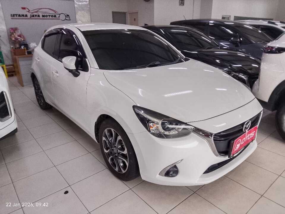 2017 Mazda 2 1.5 - Foto 1 dari 6