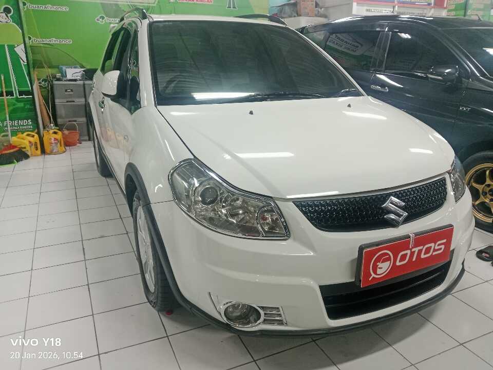 2013 Suzuki X-Over 1.5 - Foto 1 dari 6