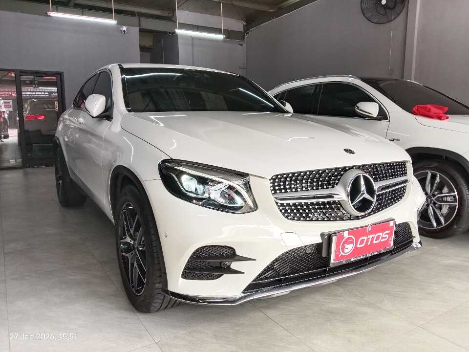 2019 Mercedes-Benz GLC300 2.0 - Foto 1 dari 6