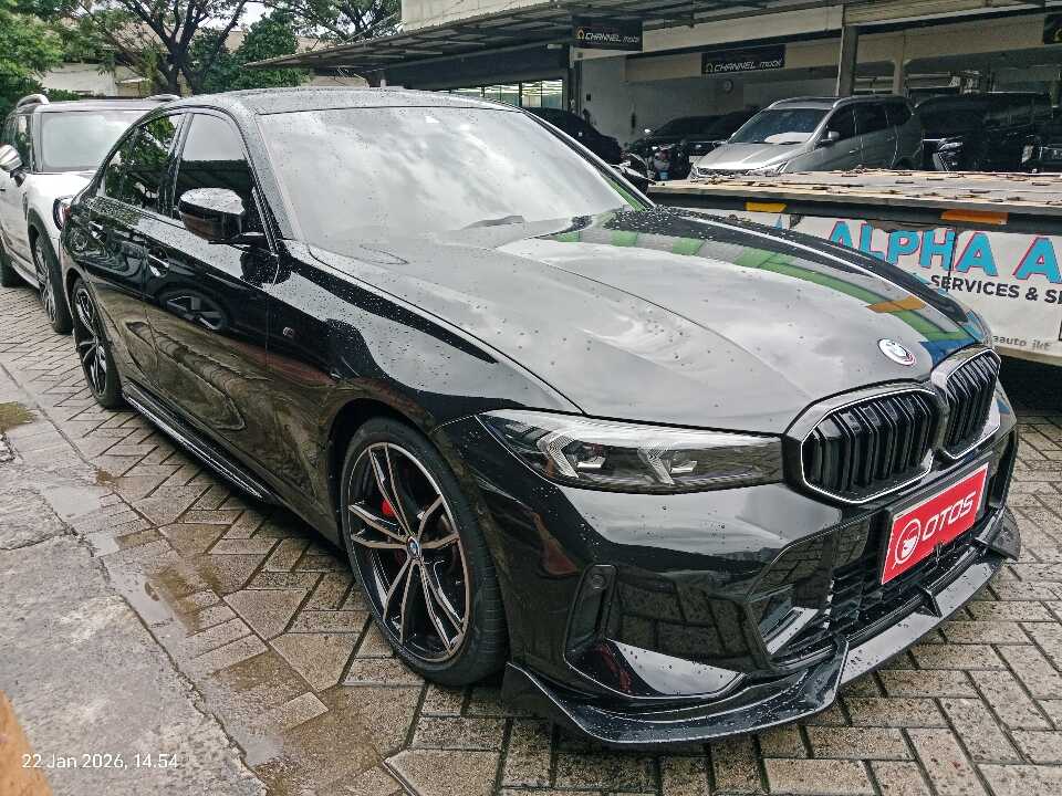 2024 BMW 330i 2.0 M Sport - Foto 1 dari 6