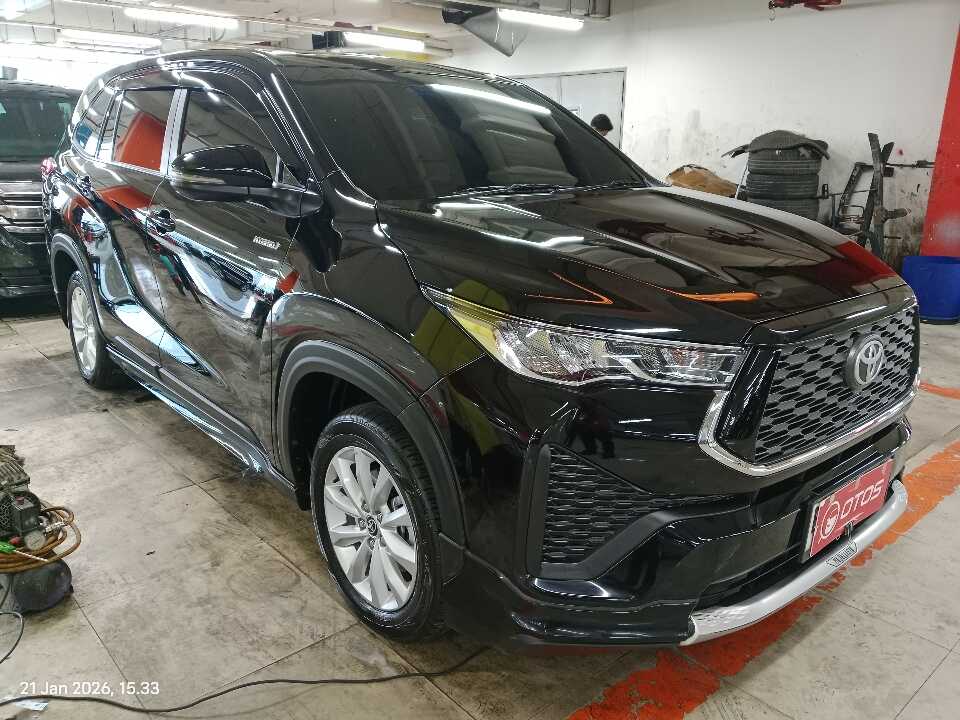 2025 Toyota Kijang Innova 2.0 Zenix V HV CVT - Foto 1 dari 6