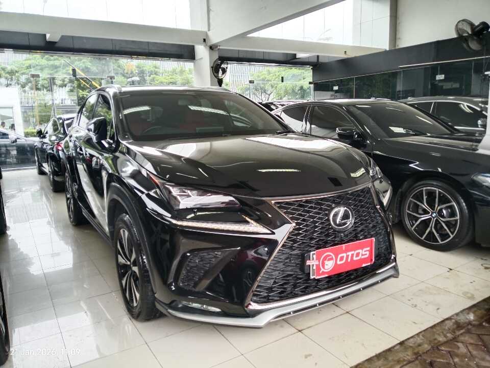 2017 Lexus NX 300 2.0 F-Sport - Foto 1 dari 6