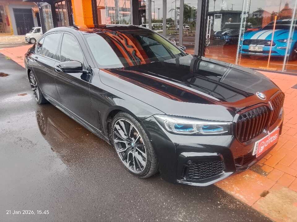 2017 BMW 730Li 2.0 - Foto 1 dari 6