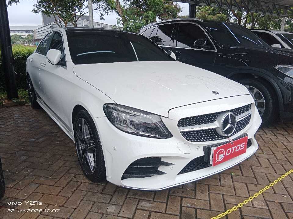 2020 Mercedes-Benz C300 2.0 - Foto 1 dari 6