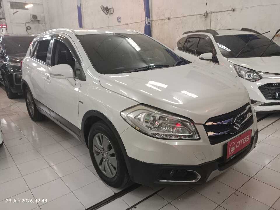 2016 Suzuki SX4 S-Cross 1.5 - Foto 1 dari 6