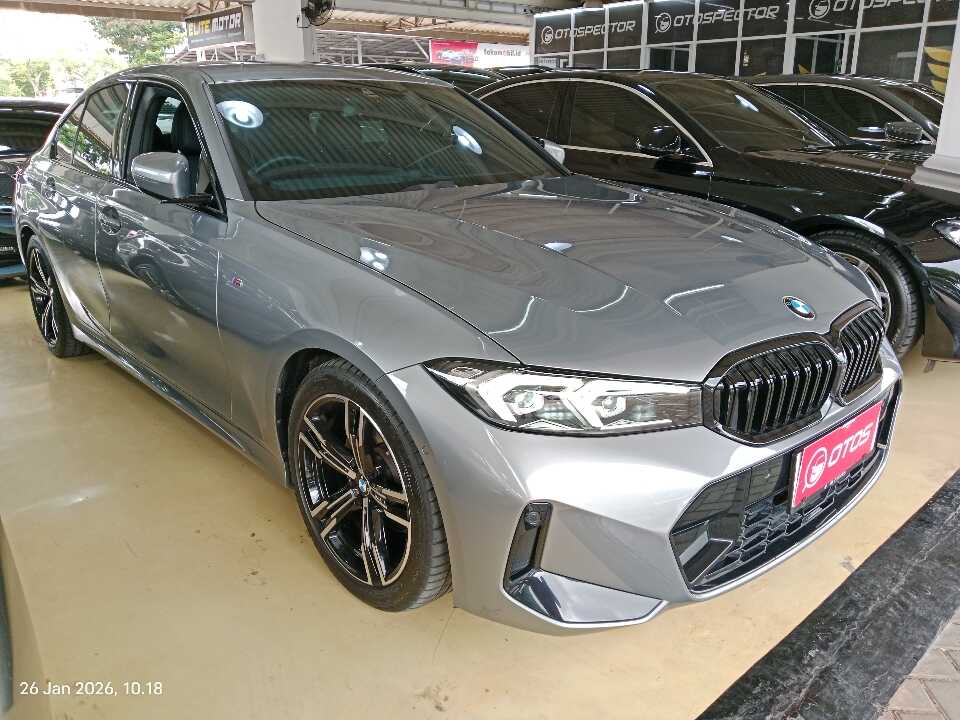 2024 BMW 320i 2.0 - Foto 1 dari 6