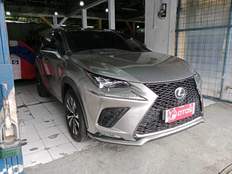 2017 Lexus NX 300 2.0 F-Sport - Foto 1 dari 6