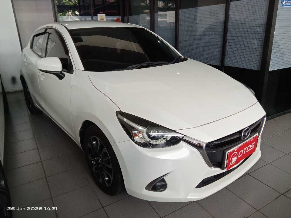2017 Mazda 2 1.5 - Foto 1 dari 6