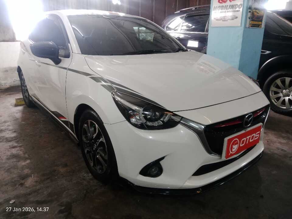 2015 Mazda 2 1.5 Skyactiv - Foto 1 dari 6