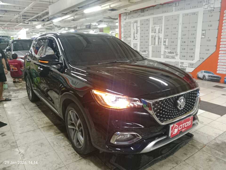 2020 MG HS 1.5 - Foto 1 dari 6