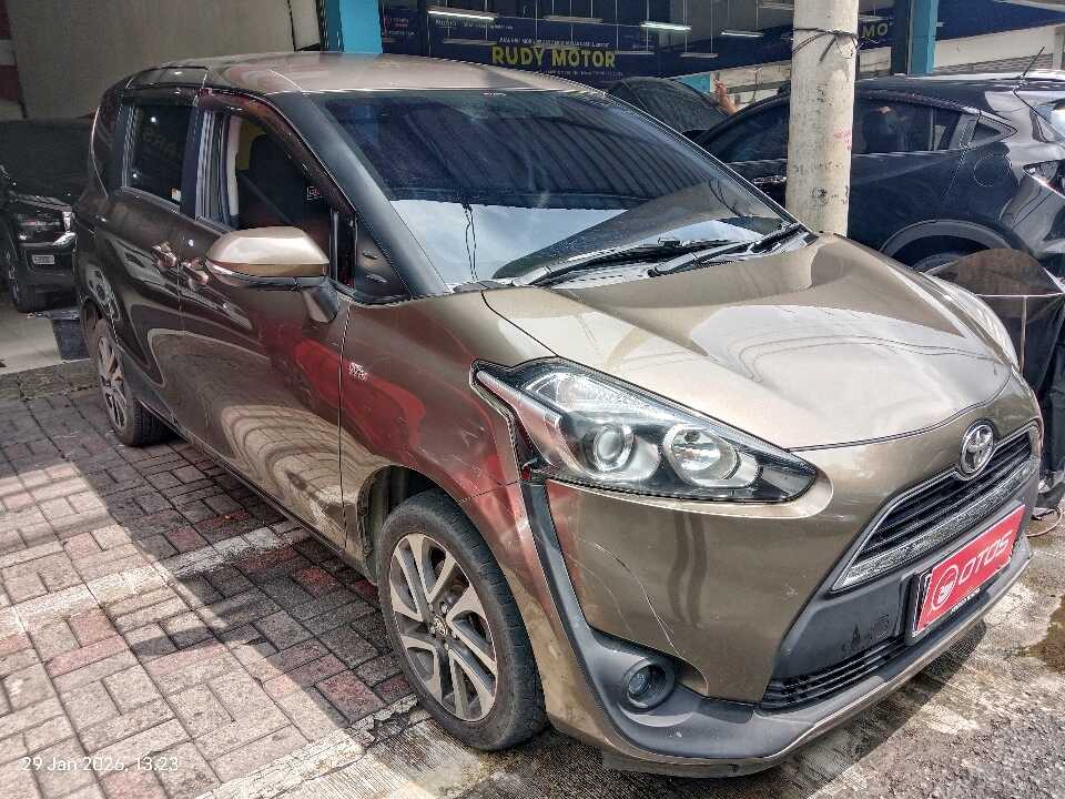 2017 Toyota Sienta 1.5 V