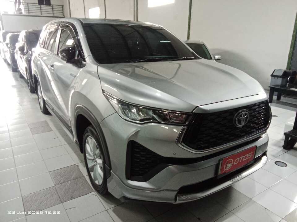 2023 Toyota Kijang Innova 2.0 Zenix V HV CVT Modellista - Foto 1 dari 6