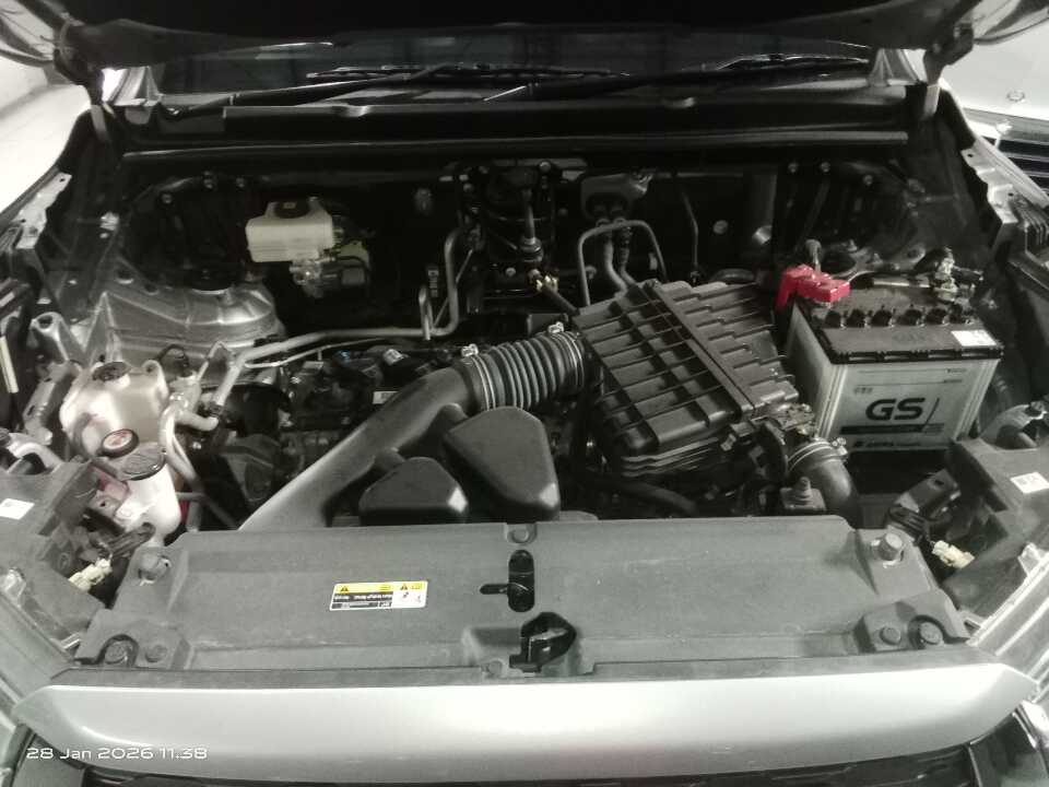 Foto Mobil Bekas Mesin Toyota Kijang Innova 2.0 Zenix V HV CVT Modellista tahun 2023