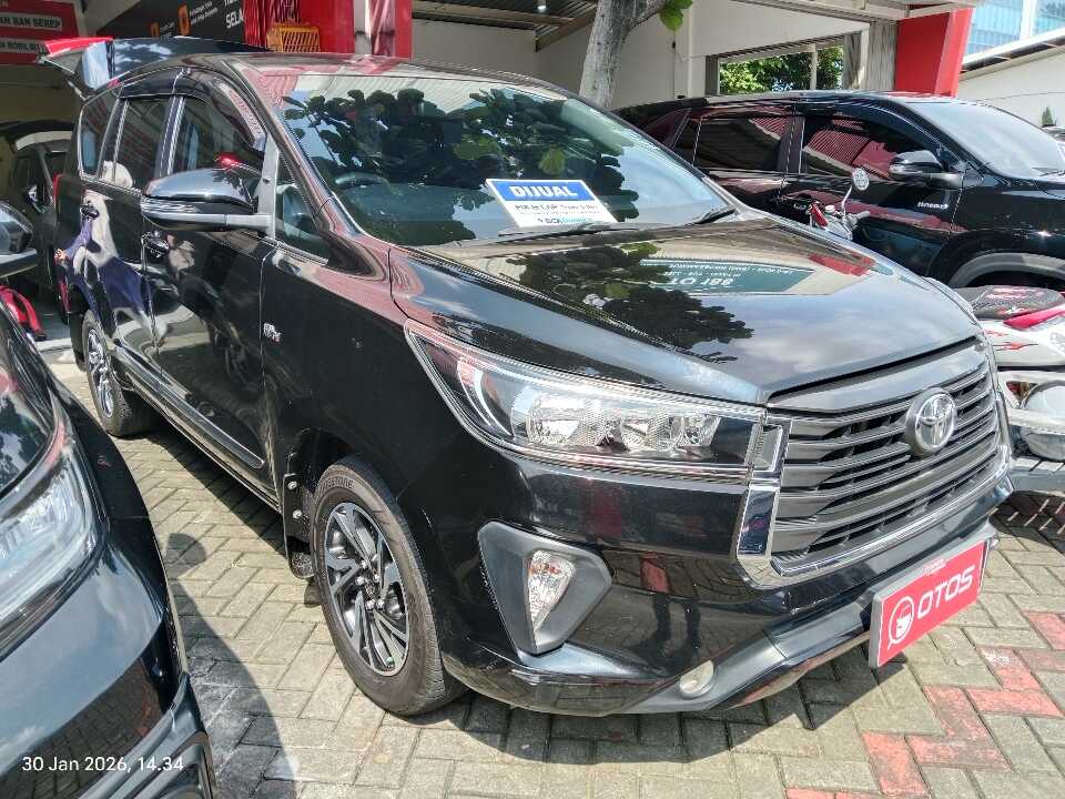 2022 Toyota Kijang Innova 2.0 G - Foto 1 dari 6