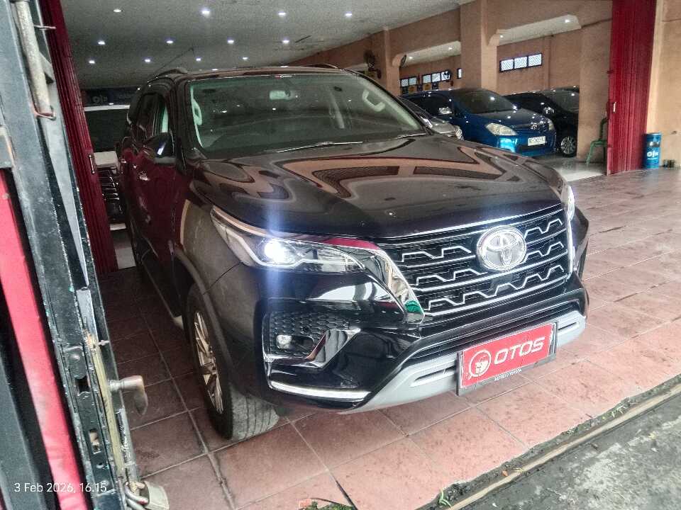 2021 Toyota Fortuner 2.4 4X2 VRZ - Foto 1 dari 6