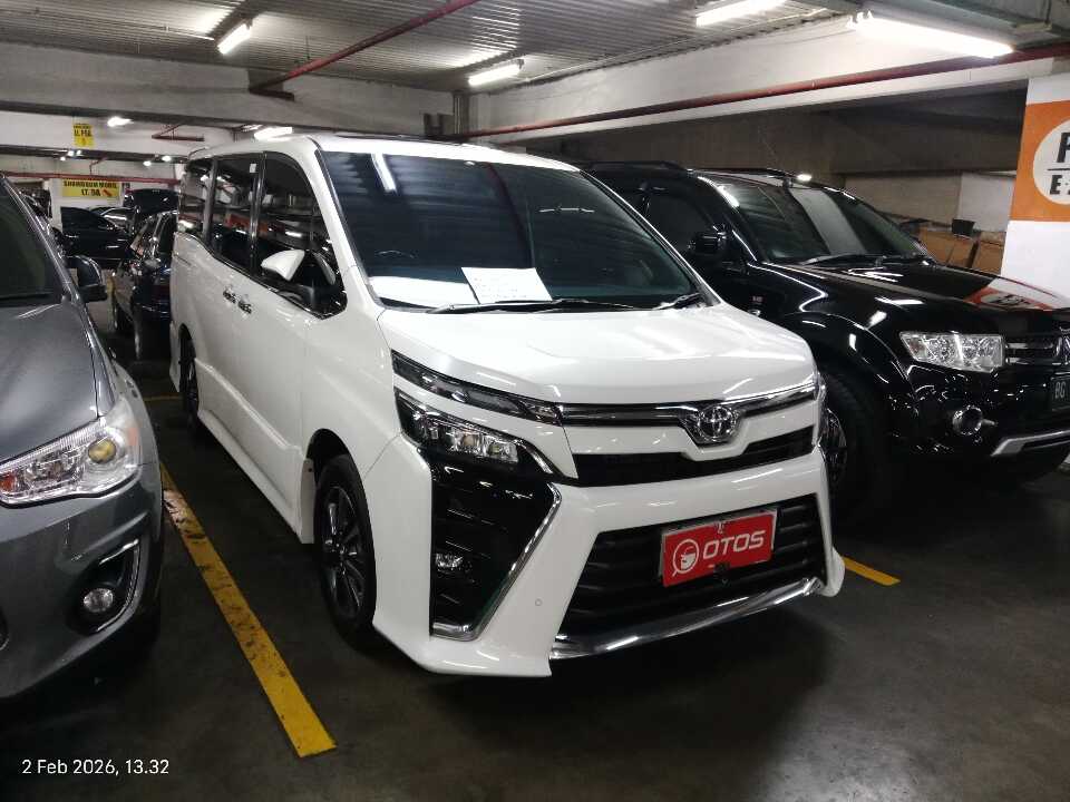 2018 Toyota Voxy 2.0 - Foto 1 dari 6
