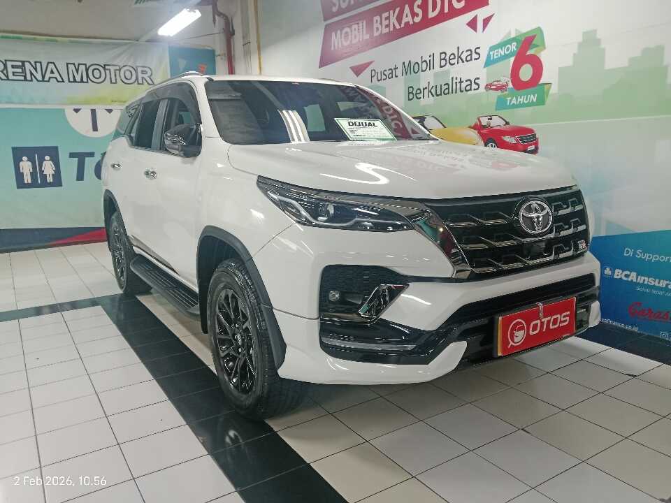 2022 Toyota Fortuner 2.8 4X2 VRZ - Foto 1 dari 6