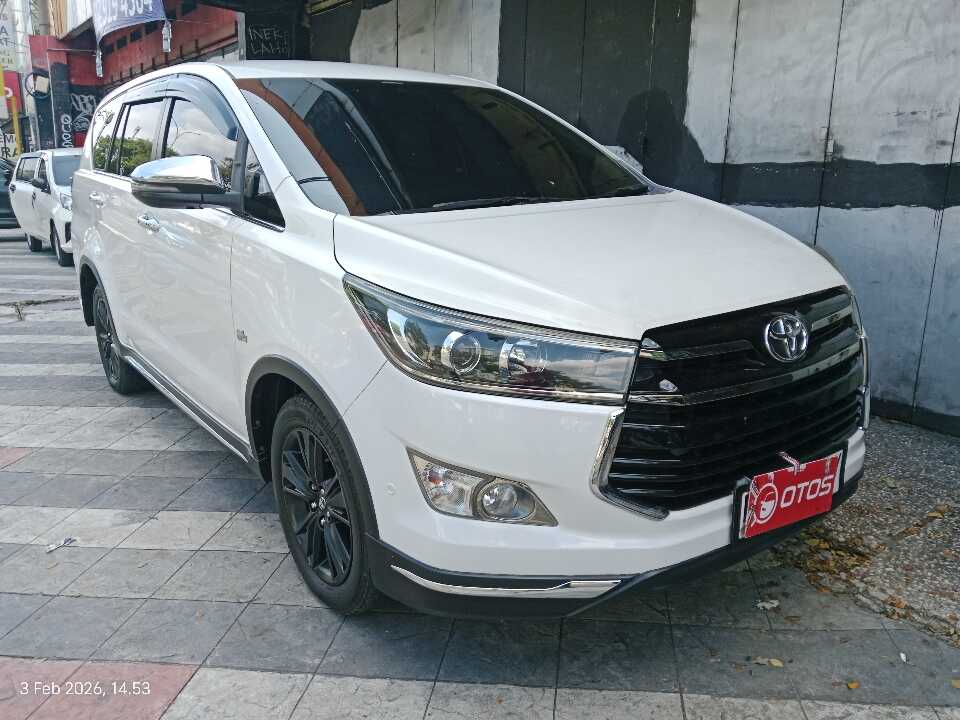 2017 Toyota Kijang Innova 2.0 Venturer - Foto 1 dari 6