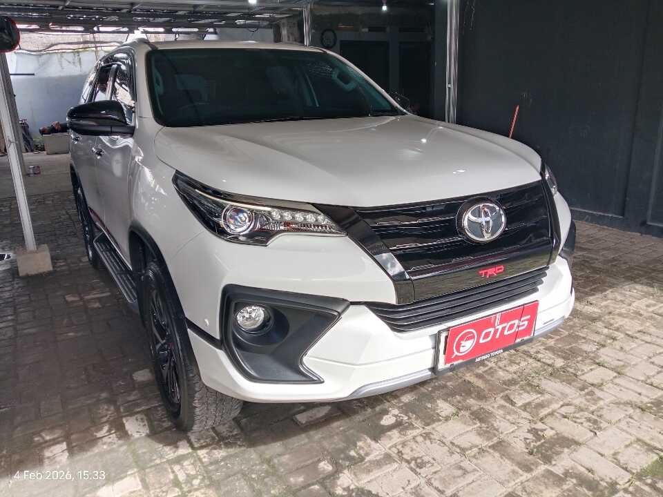 2018 Toyota Fortuner 2.4 4X2 VRZ - Foto 1 dari 6