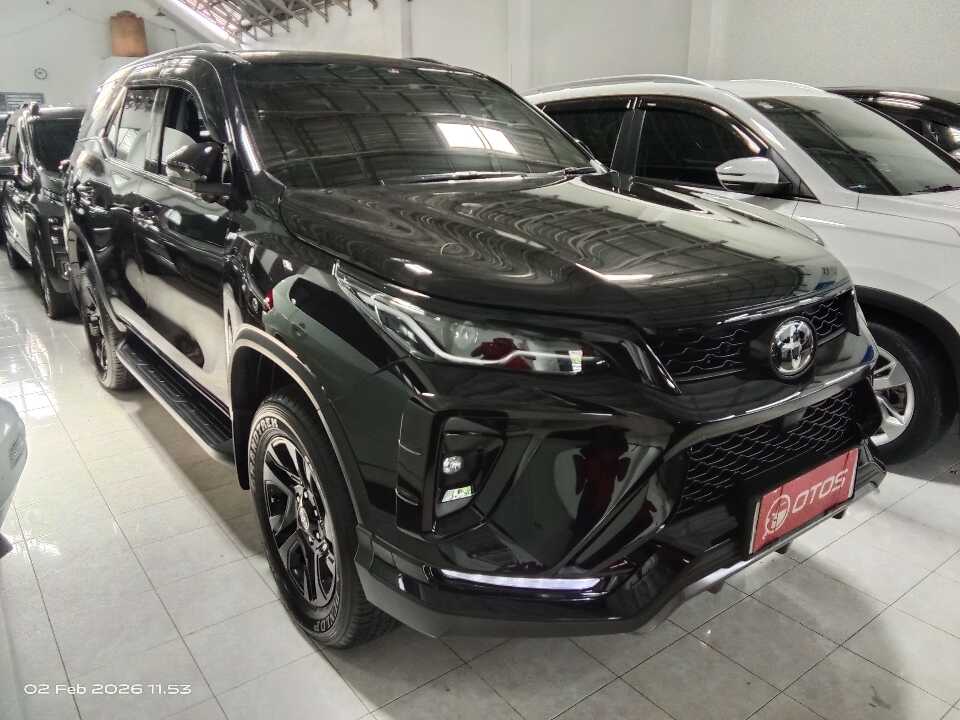 2025 Toyota Fortuner 2.8 4X2 VRZ - Foto 1 dari 6