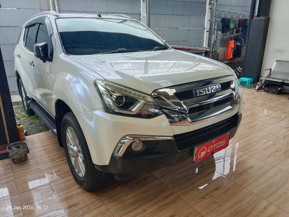 2019 Isuzu MU-X 2.5 - Foto 1 dari 6