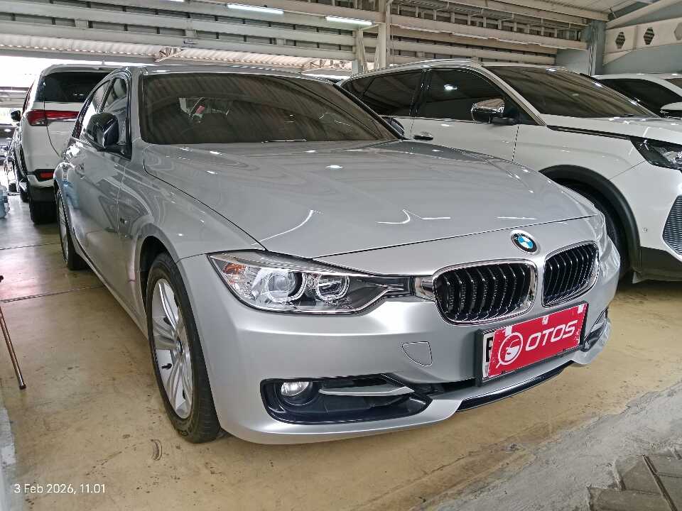 2013 BMW 320i 2.0 N20 - Foto 1 dari 6