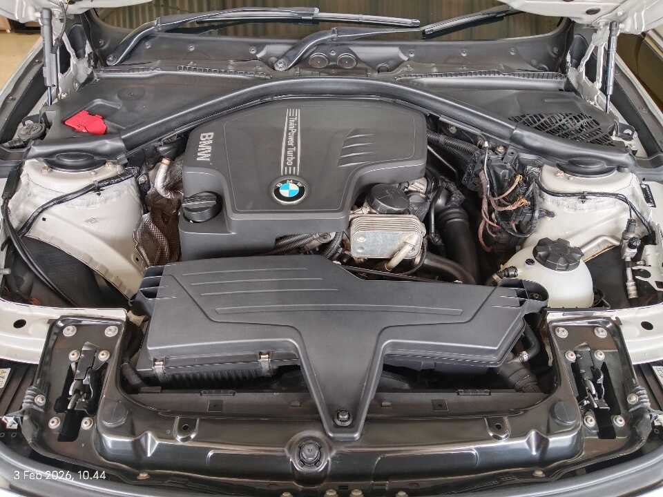 Foto Mobil Bekas Mesin BMW 320i 2.0 N20 tahun 2013