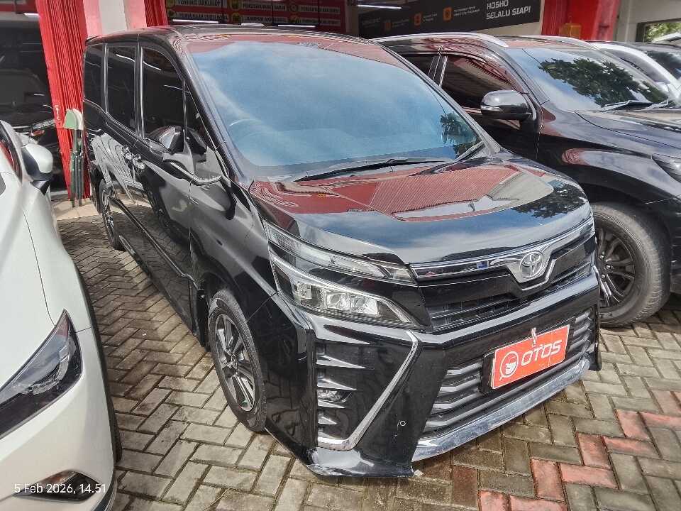 2019 Toyota Voxy 2.0 - Foto 1 dari 6