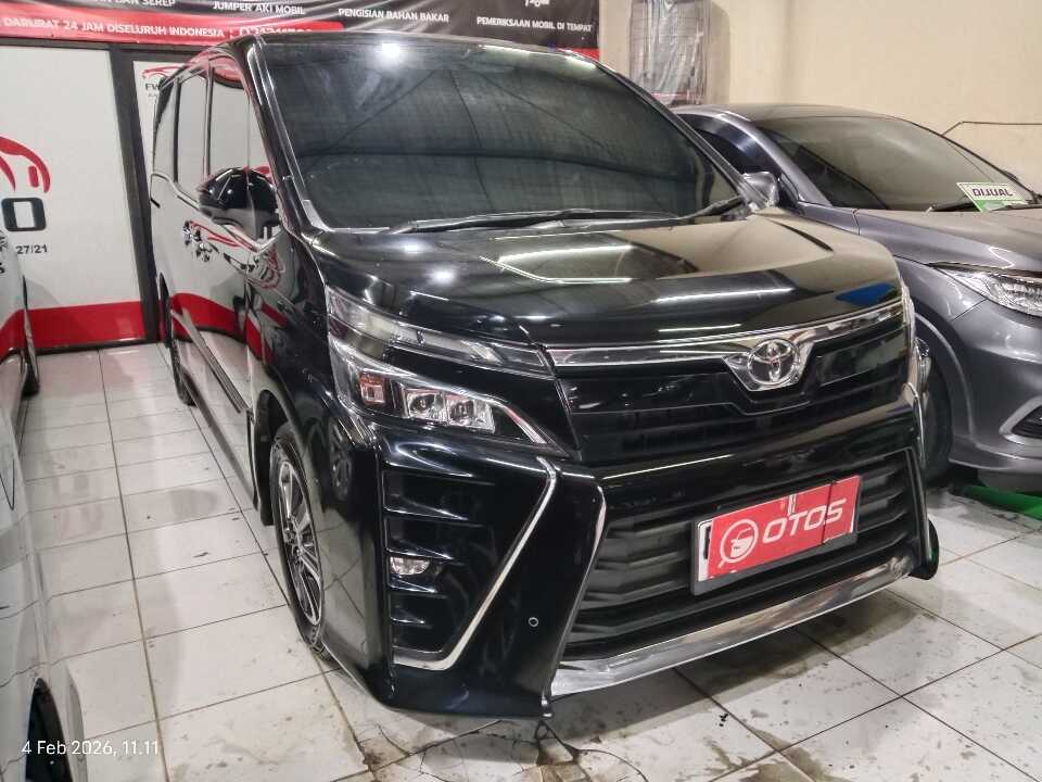 2020 Toyota Voxy 2.0 - Foto 1 dari 6