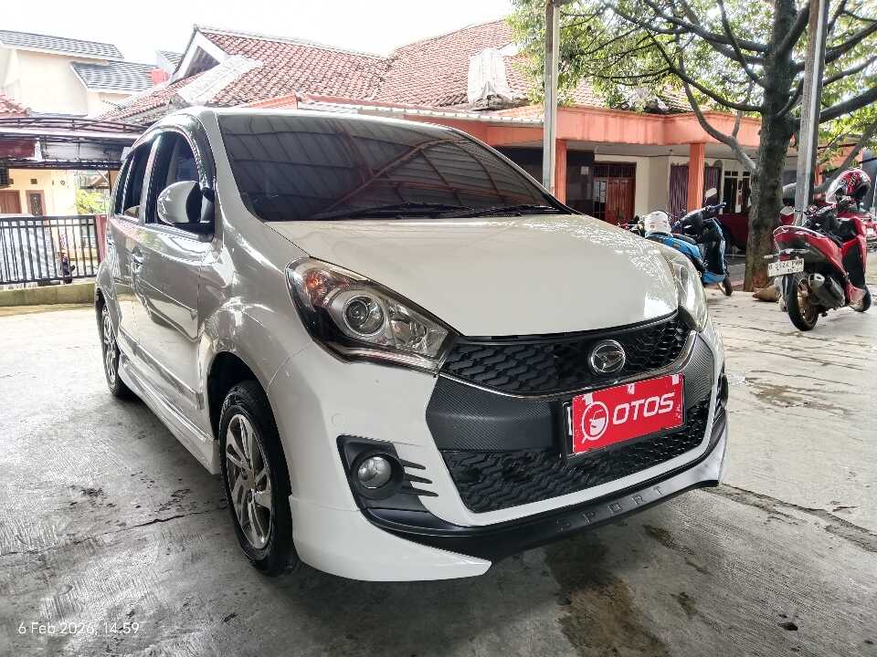 2016 Daihatsu Sirion 1.3 R - Foto 1 dari 6