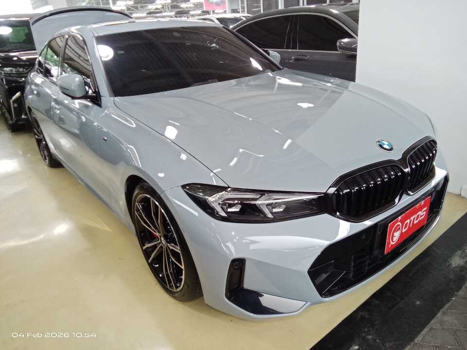 2024 BMW 330i 2.0 - Foto 1 dari 6