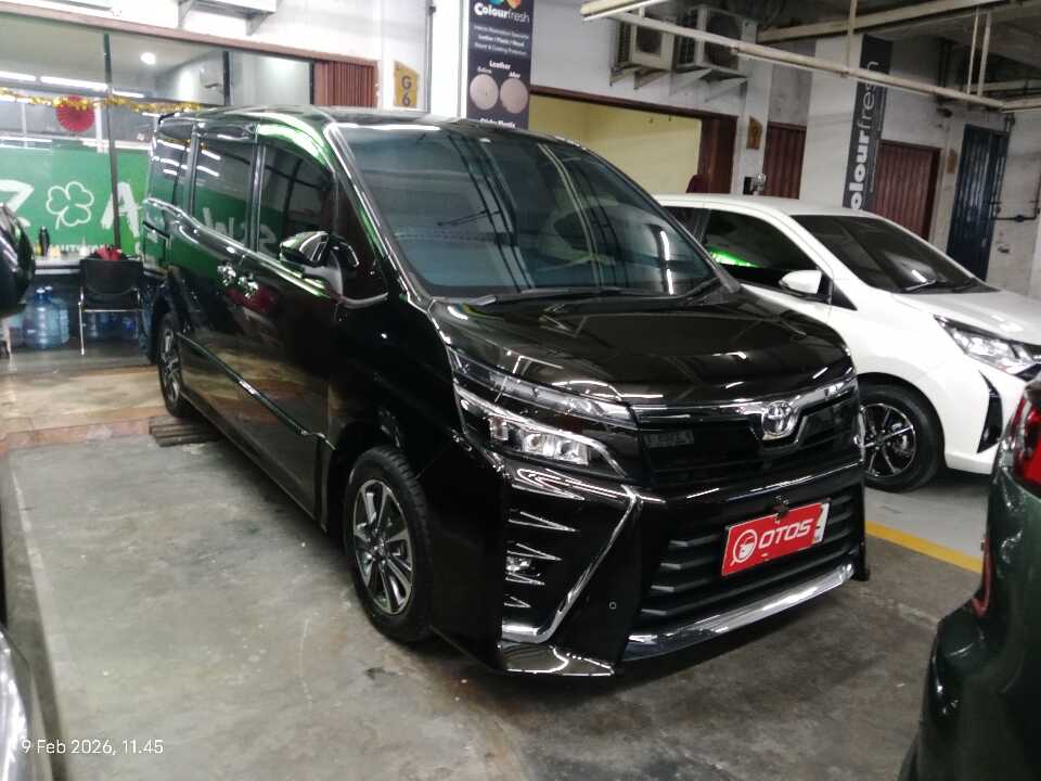 2018 Toyota Voxy 2.0 - Foto 1 dari 6
