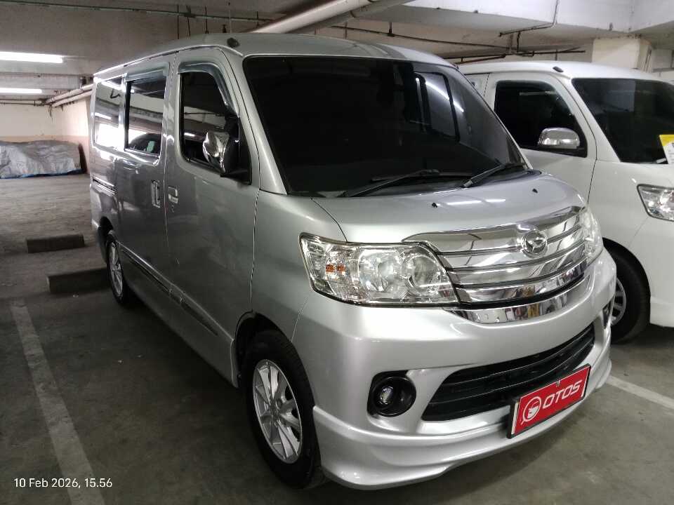 2016 Daihatsu Luxio 1.5 X - Foto 1 dari 6