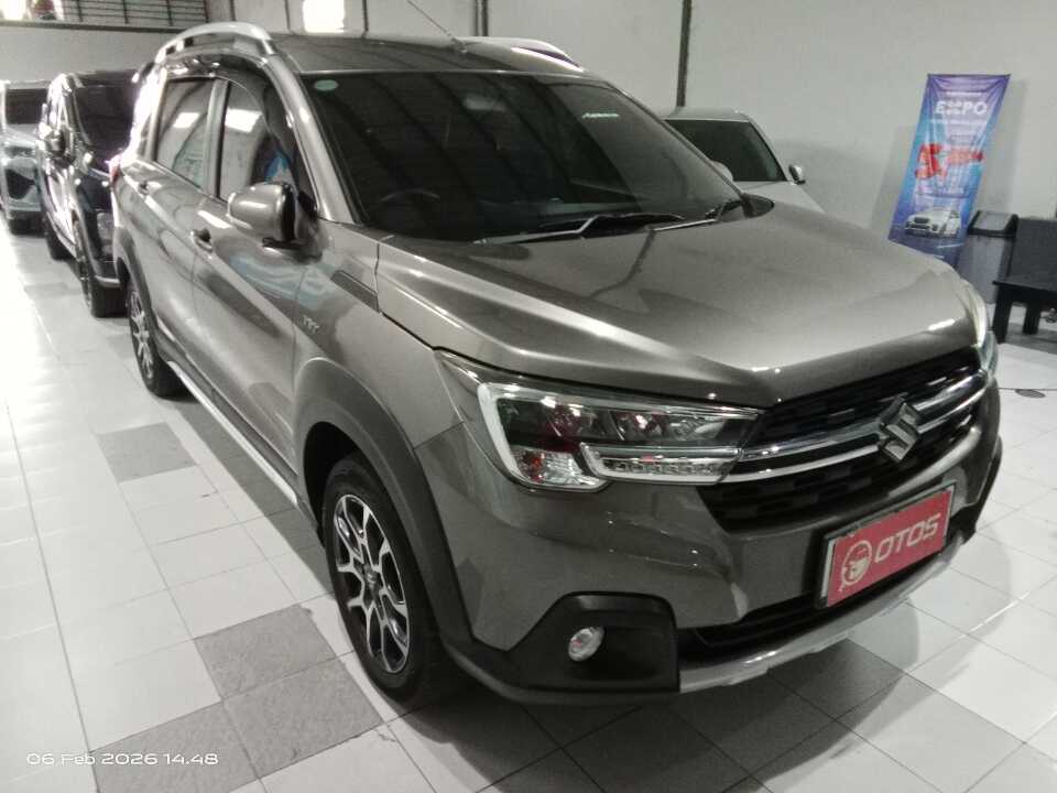 2020 Suzuki XL7 1.5 Zeta - Foto 1 dari 6
