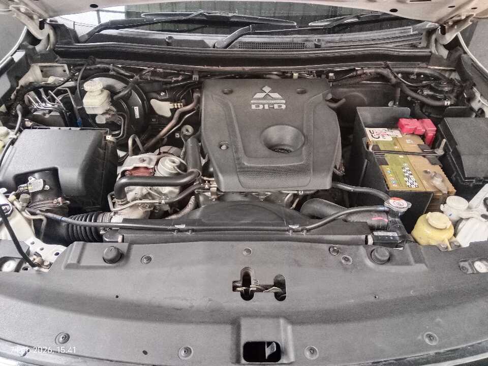 Foto Mobil Bekas Mesin Mitsubishi Pajero Sport 2.4 Dakar 4X2 tahun 2021