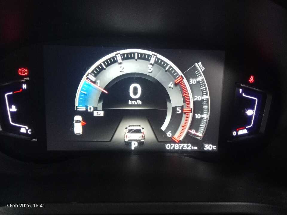 Foto Mobil Bekas Odometer Mitsubishi Pajero Sport 2.4 Dakar 4X2 tahun 2021