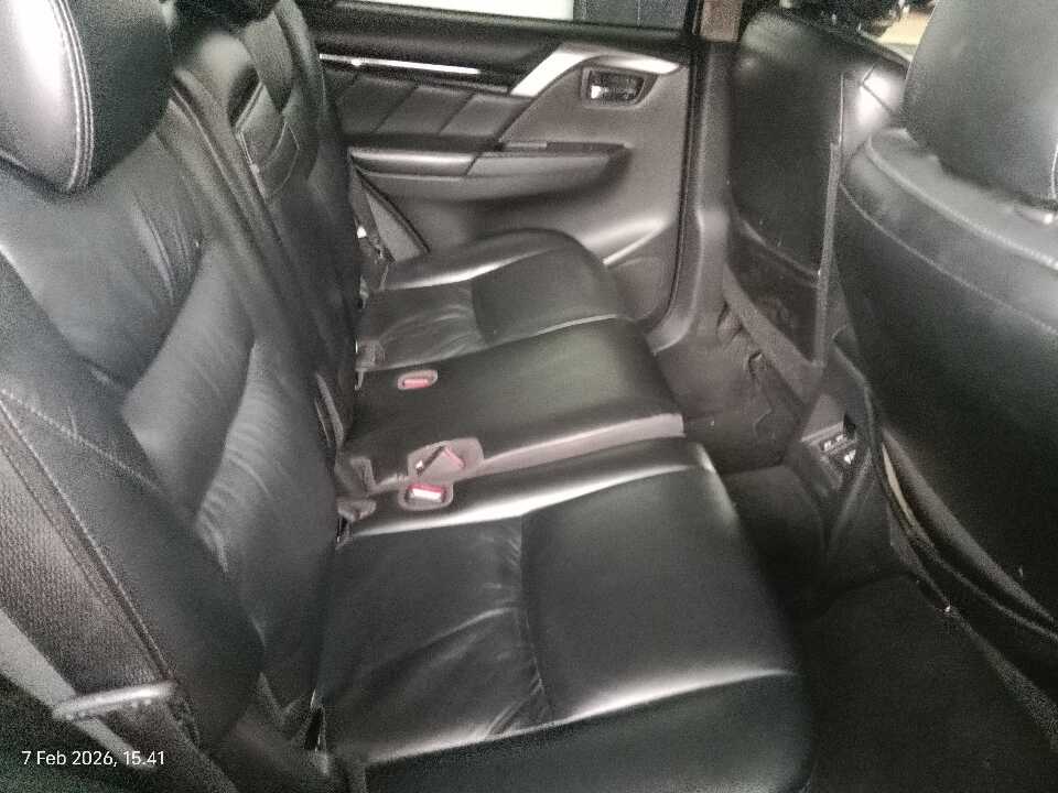 Foto Mobil Bekas Kabin Belakang Mitsubishi Pajero Sport 2.4 Dakar 4X2 tahun 2021