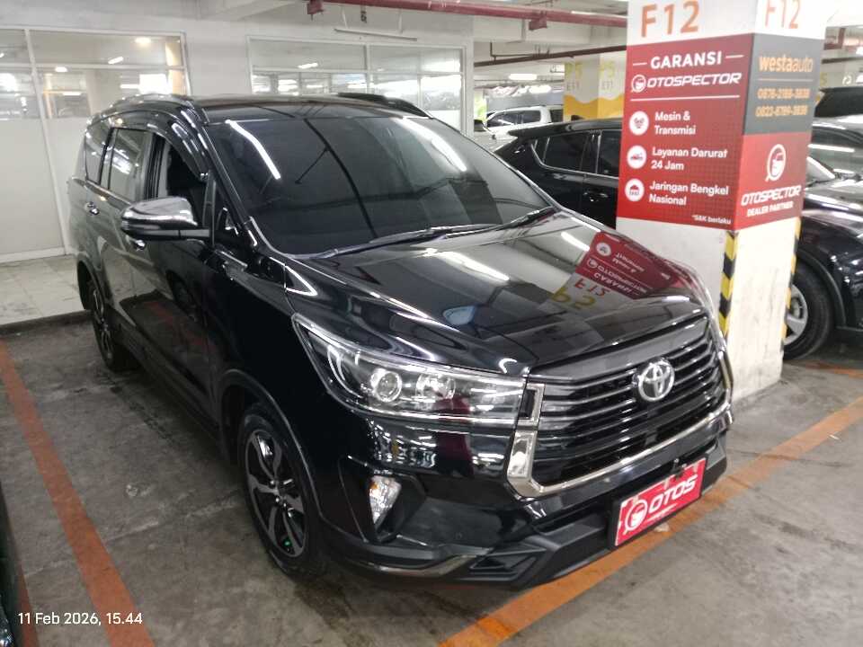 2021 Toyota Kijang Innova 2.4 Venturer - Foto 1 dari 6