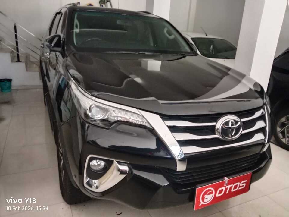 2016 Toyota Fortuner 2.4 4X2 VRZ - Foto 1 dari 6