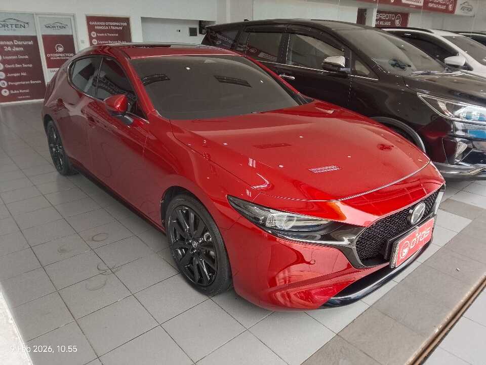 2024 Mazda 3 2.0 Skyactive-G Hatchback - Foto 1 dari 6