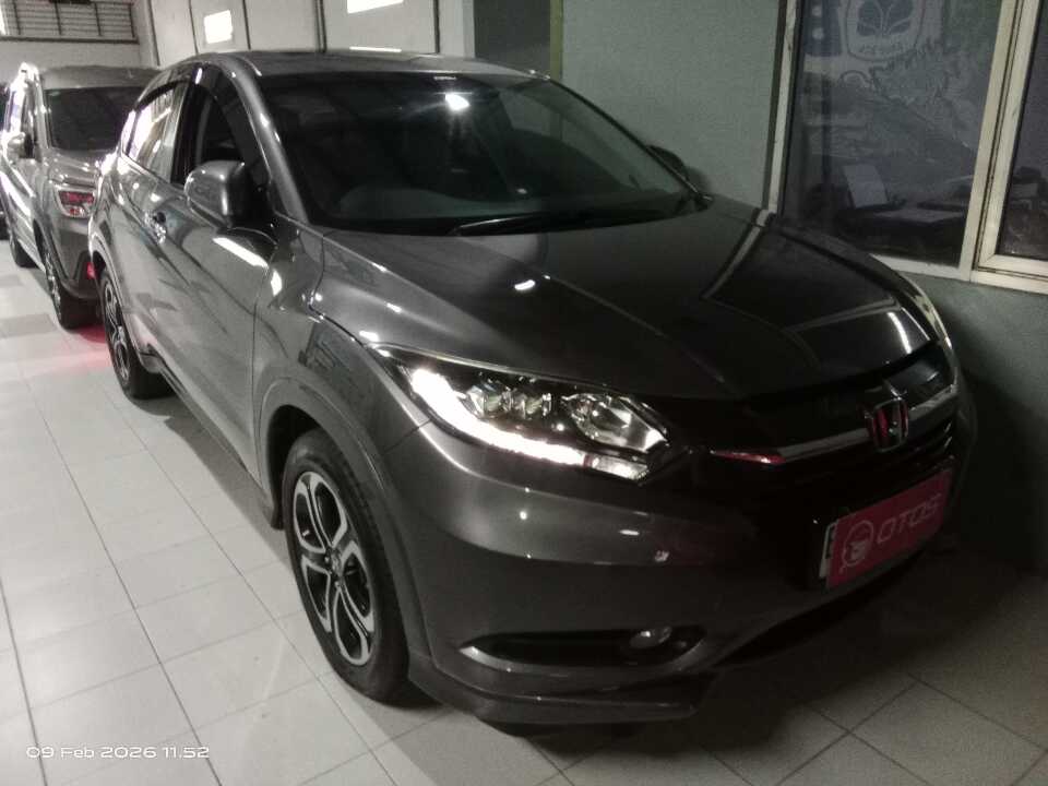 2017 Honda HR-V 1.8 RS - Foto 1 dari 6