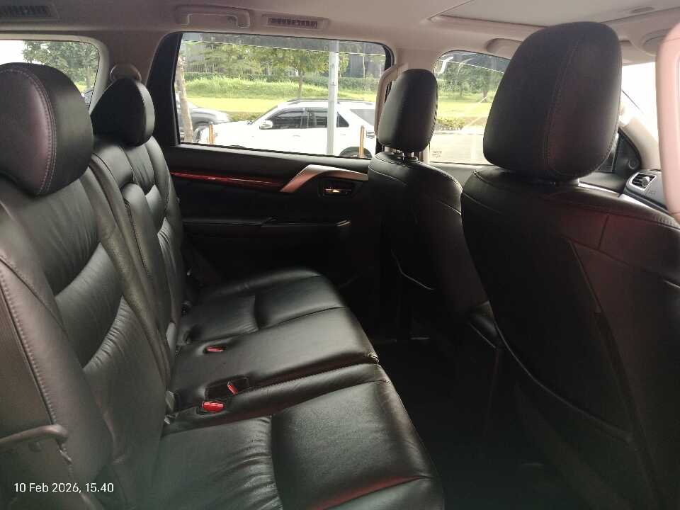 Foto Mobil Bekas Kabin Belakang Mitsubishi Pajero Sport 2.4 Dakar 4X4 tahun 2016